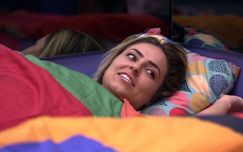 Paula volta a denominar Tereza de chata