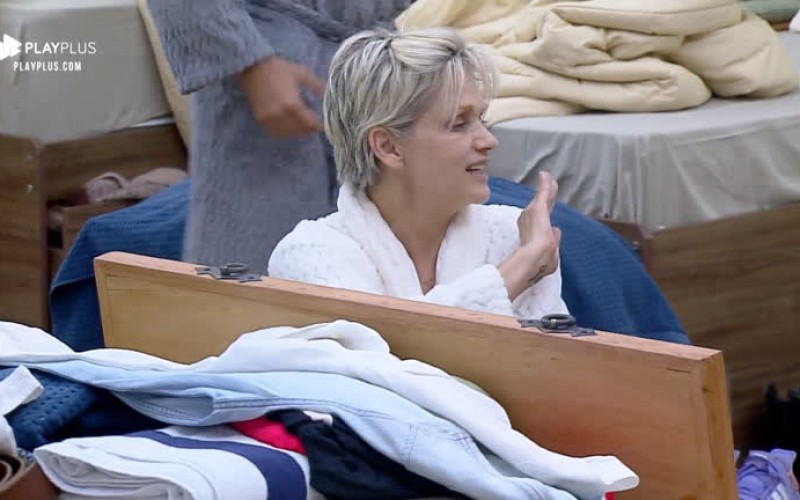 Peões brincam que Andréa deveria posar nua: 