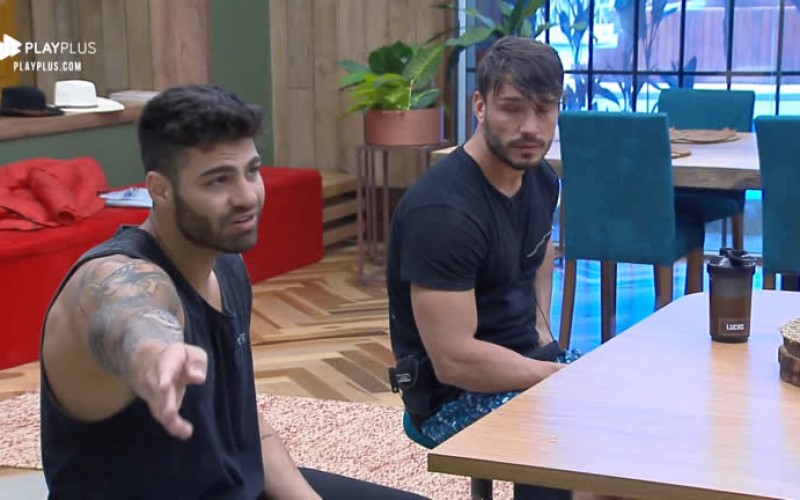 Peões reclamam de muita sujeira na cozinha e barulho logo cedo