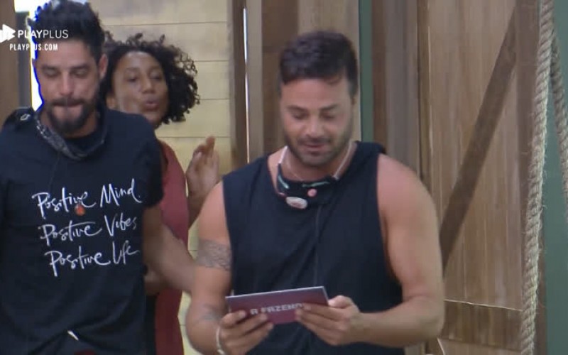 Phavanello anuncia festa inspirada em mundo dos quadrinhos