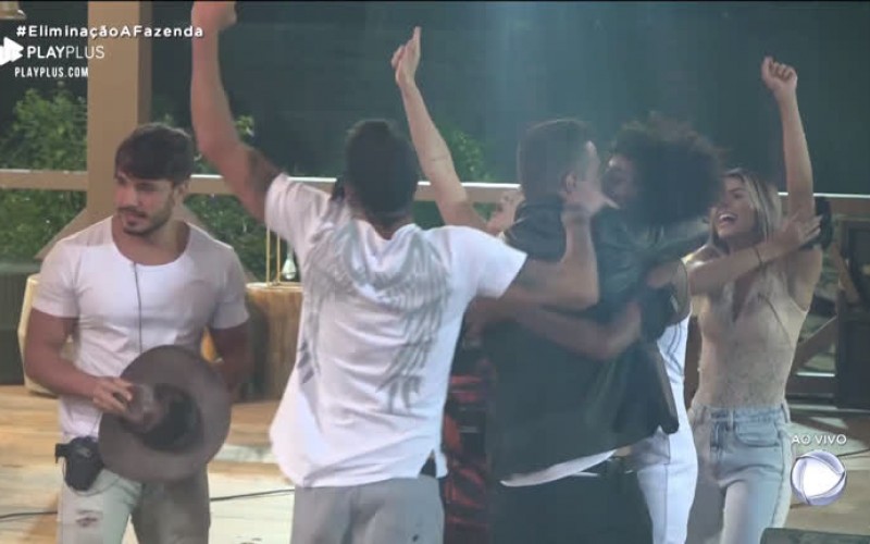 Phavanello volta da Roça e Equipe Lua comemora vitória de grupos