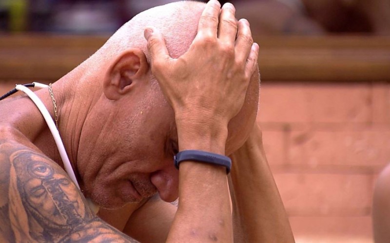 Punição: brothers perdem 200 estalecas cada um
