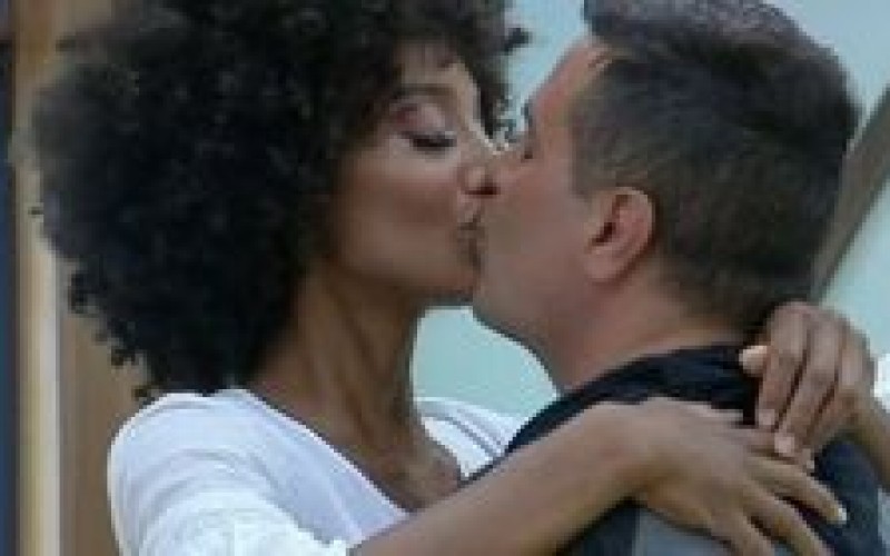 Relembre como começou o romance entre Phavanello e Sabrina