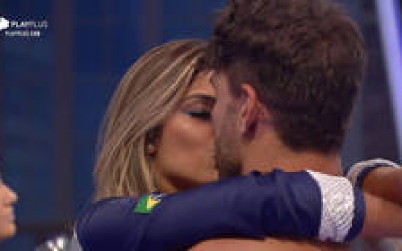 Relembre momentos românticos entre Hari e Lucas