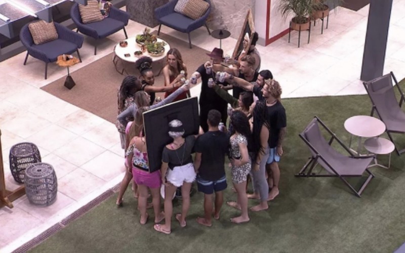 Resumo BBB: Noite tem cinema, visita especial e DR no Castigo do Monstro