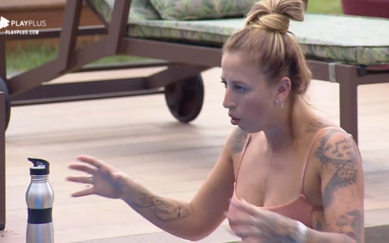 Revoltada, Bifão detona peões 