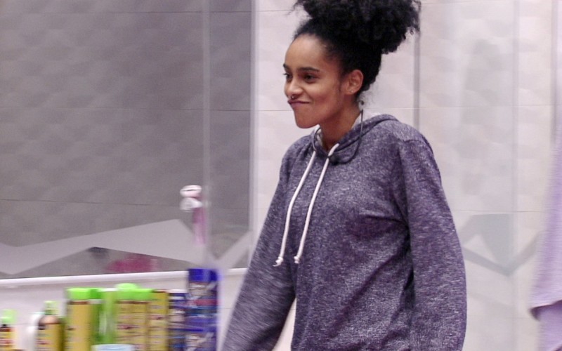 Rízia brinca com Gabriela: 