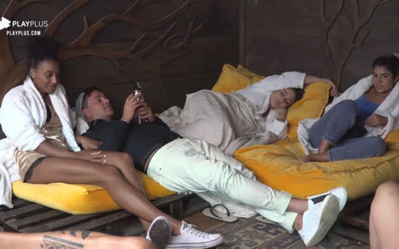 Sabrina fala sobre momento em que se interessou por Rodrigo