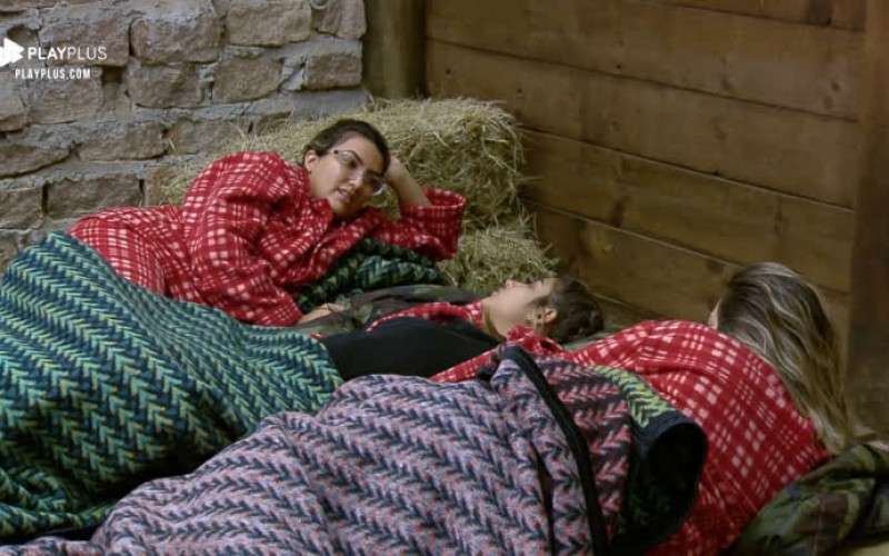 Tati, Hari e Thayse cogitam votar na Andrea na próxima formação da roça