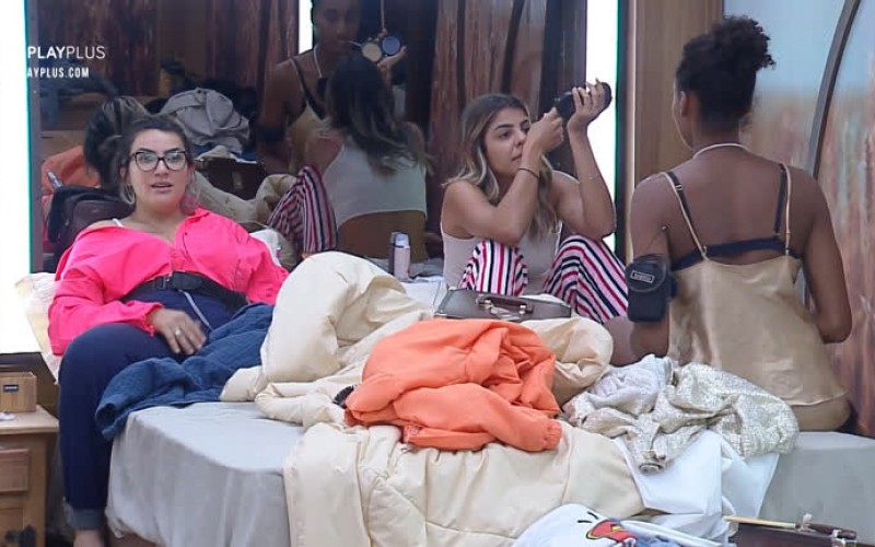 Thayse relembra momentos constrangedores com o filho