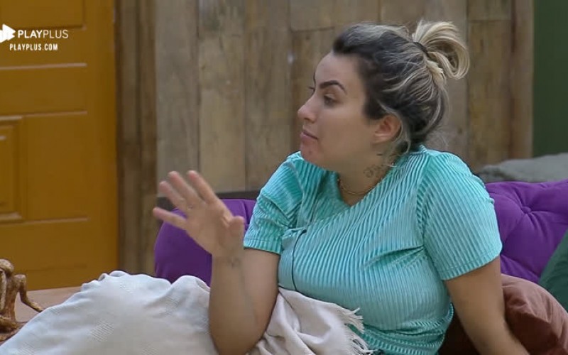 Thayse Teixeira diz que controla internet do filho Bernardo