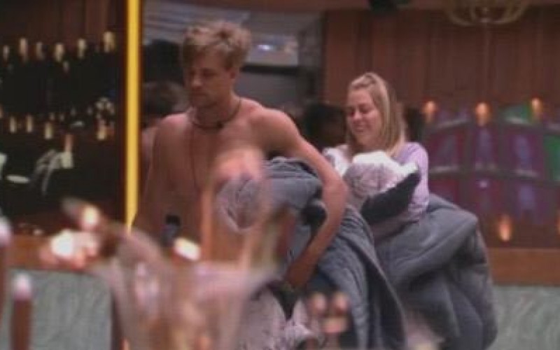 Tour do ronco: Brothers não conseguem dormir, fazem DR e troca-troca de quartos!