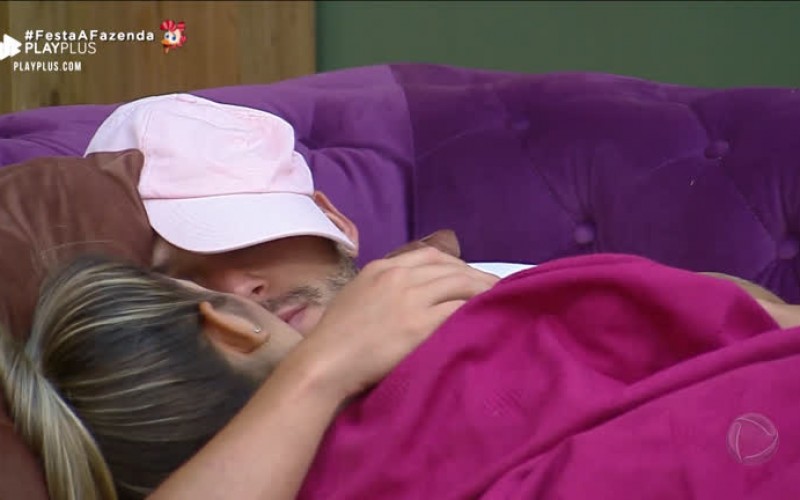 Veja o momento em que Lucas e Hari se reconciliaram após briga