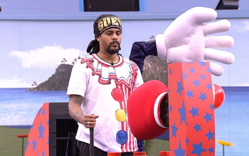 Viegas e Gleici passam para a próxima fase da Prova do Anjo