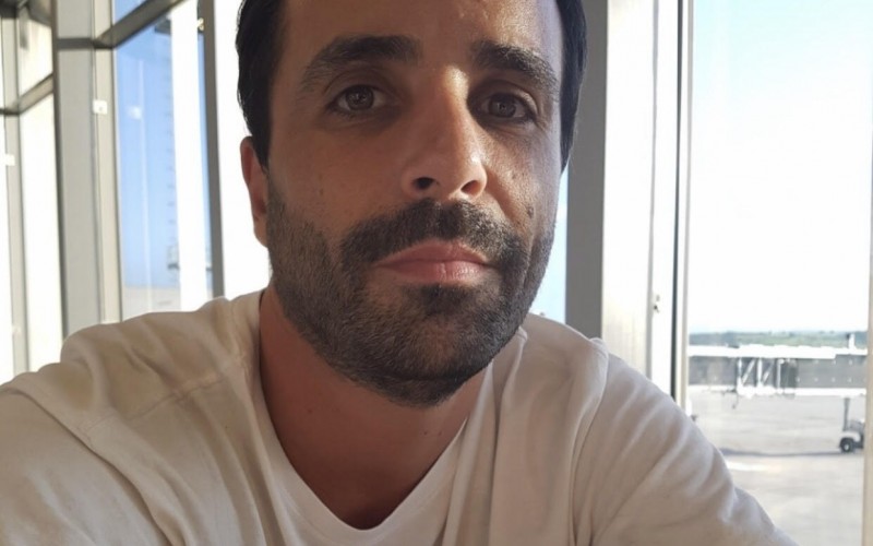 Vinicius, do BBB19, é sempre o primeiro a chegar e o último a sair das baladas!