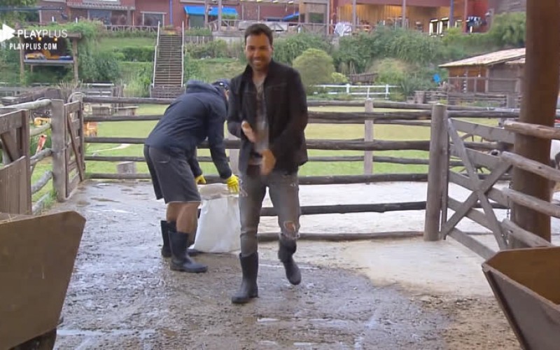 Vinny Vieira começa o dia cantando hit de Fernando e Sorocaba