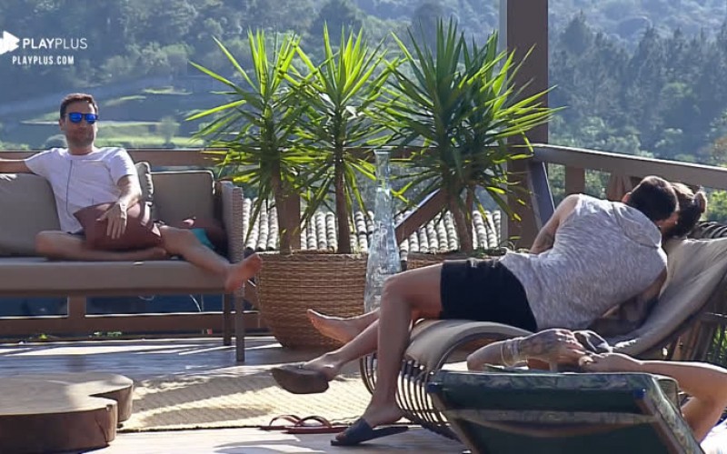 Viny aposta em vitória de Aricia, mas peoa discorda: 