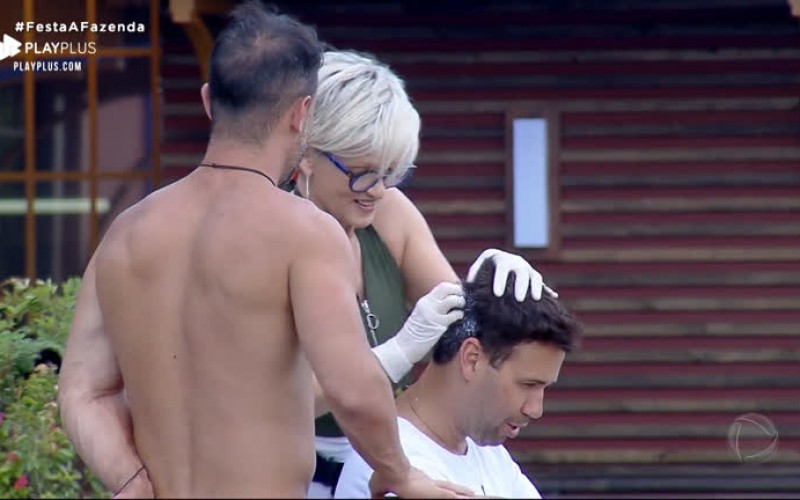 Viny muda o visual, mas peoas dizem que ele só quer chamar a atenção