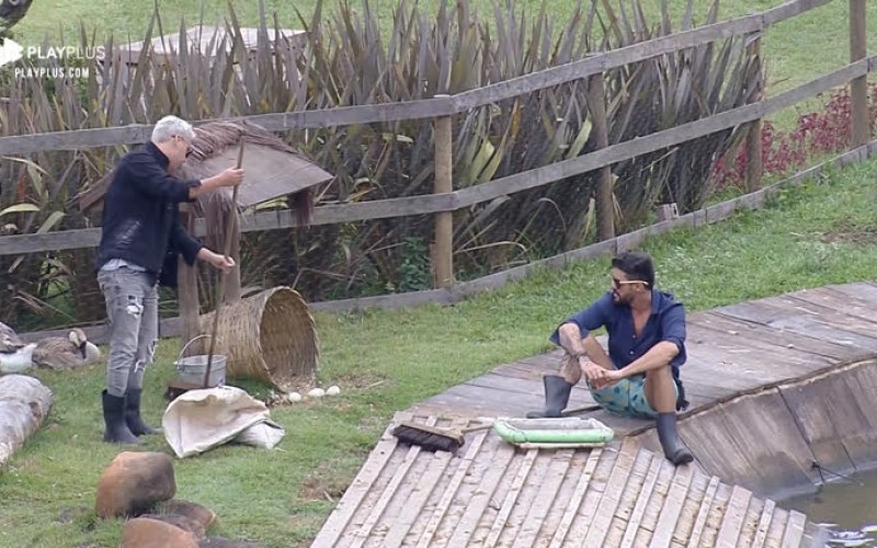 Viny Vieira e Diego Grossi criticam sujeira das aves em lago