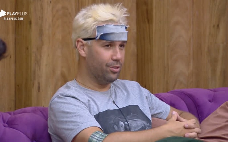 Viny Vieira faz imitação zoando Bifão e Guilherme na cozinha