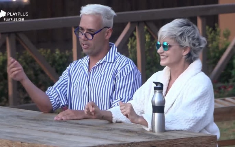 Viny Vieira imita Clodovil e entrevista Andréa Nóbrega