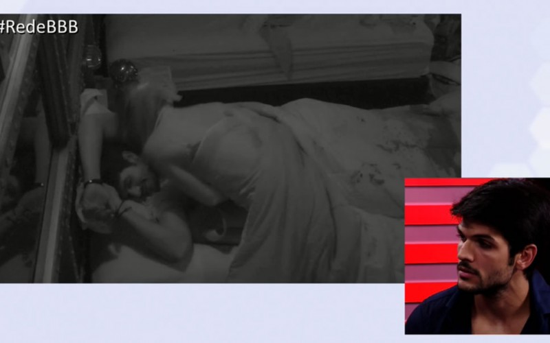 Lucas sobre edredom com Jéssica: 