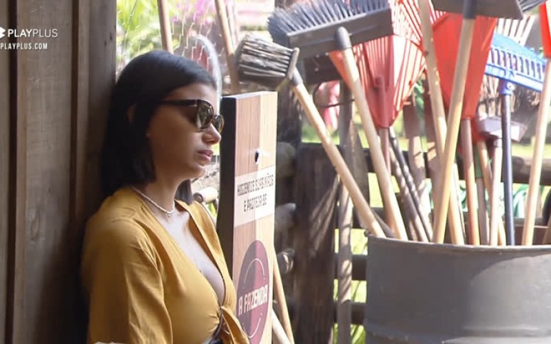 Jakelyne dá conselho à Luiza - A Fazenda 12