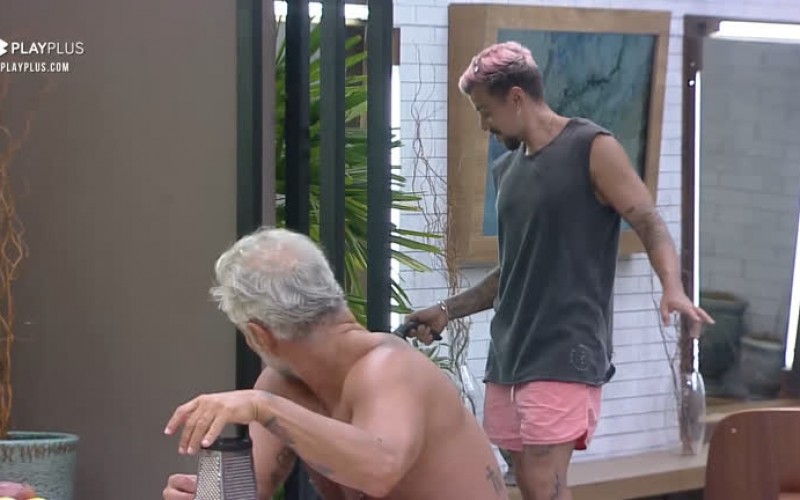 Jojo e Mateus provocam Lipe - A Fazenda 12