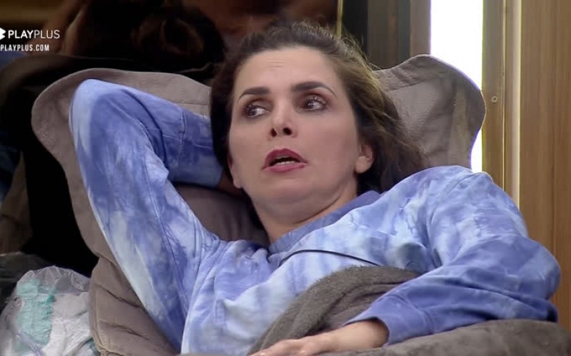 Luiza briga com Stéfani - A Fazenda 12