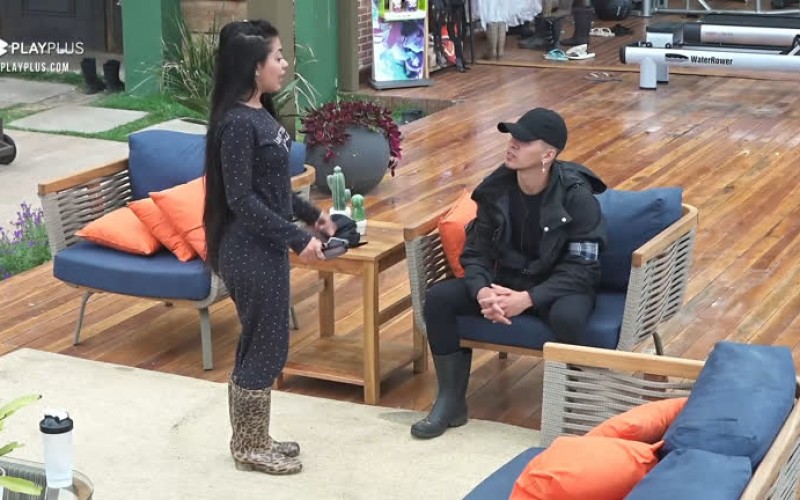 Mirella detona Jojo para Biel - A Fazenda 12