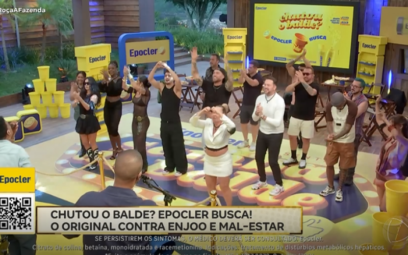 Peões curtem happy hour com pastelzinho e pagodinho