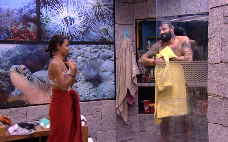 Wagner pergunta se Gleici sentirá saudades e sister diz: 